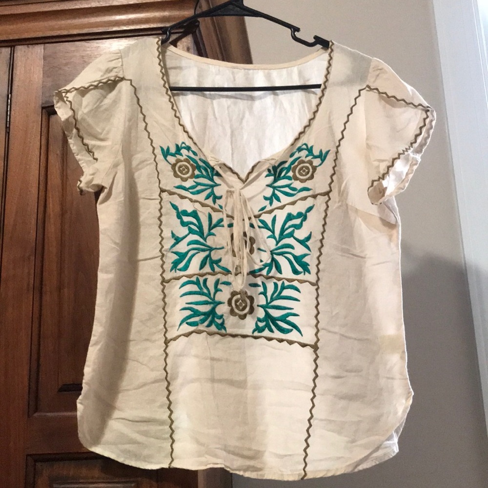 White & Teal embroidered knit blouse 70s style